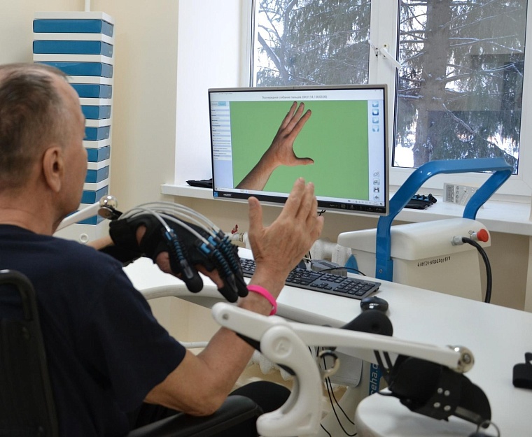 Тюменские эрготерапевты помогают в реабилитации граждан после инсульта