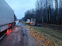 Три человека погибли в дорожной аварии на трассе Тюмень - Ханты-Мансийск