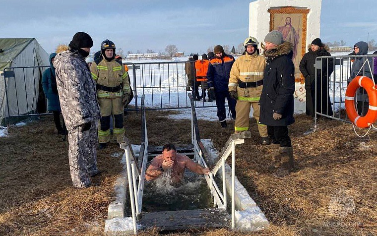 В Тюменской области крещенские купания прошли спокойно