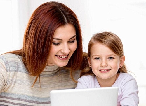 С 2026 года семьи с двумя и более детьми могут получить ежегодную семейную выплату