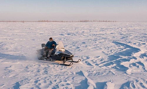 За наказами северян глава заксобрания Ямала отправился на снегоходе