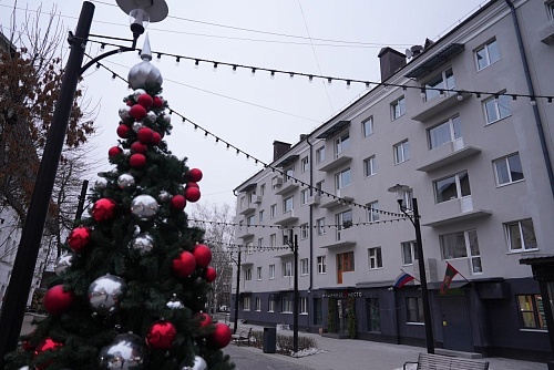 На гостевых улицах Тюмени отремонтируют больше 100 фасадов домов