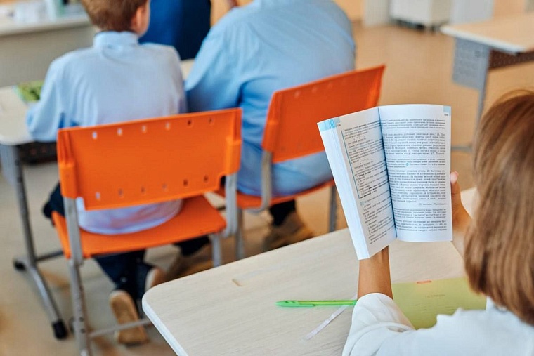 Александр Моор обозначил позицию правительства Тюменской области по вопросу приема в школы детей мигрантов