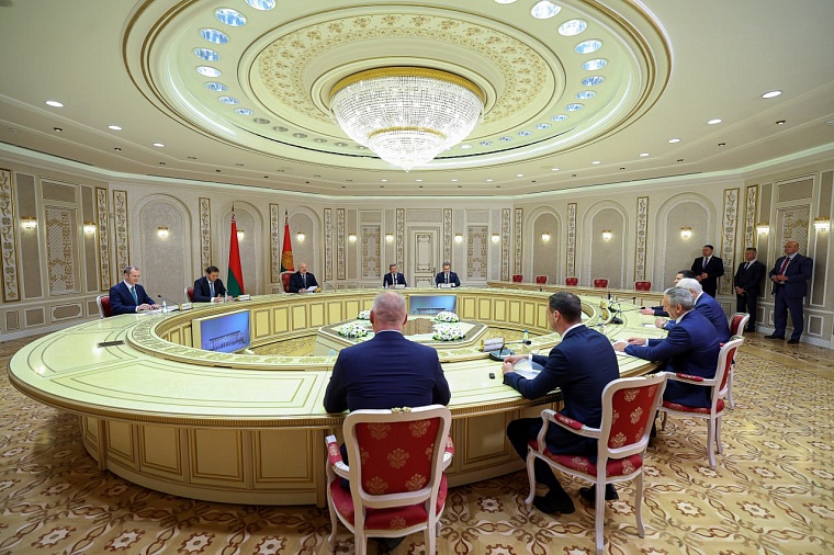 Губернатор Александр Моор встретился в Минске с президентом Белоруссии Александром Лукашенко