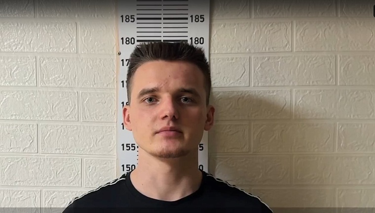 В Тюмени задержали курьера мошенников, речь об особо крупном размере