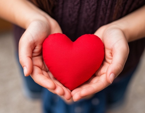 Тюменских родителей и детей учат спасать жизни: стартовал проект «Первая. Детская»