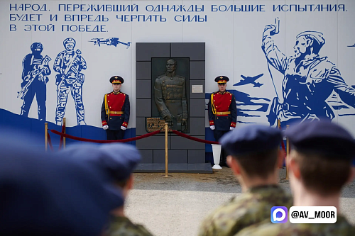 Александр Моор: Барельеф Жукова – часть исторического мурала в центре «Аванпост»
