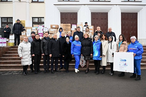 Шестую партию гуманитарного груза отправили депутаты облдумы в зону СВО