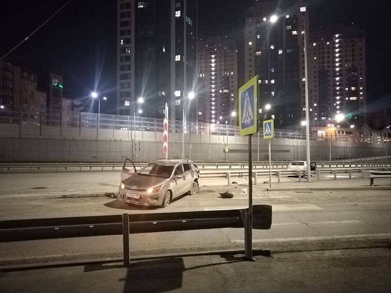 В ДТП на Краснодонской в Тюмени пострадала 16-летняя девушка