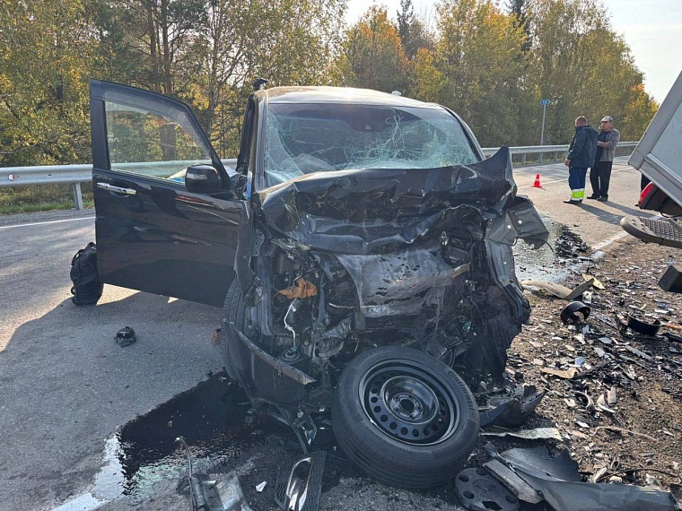 В ДТП на тюменской трассе погибли двое омичей