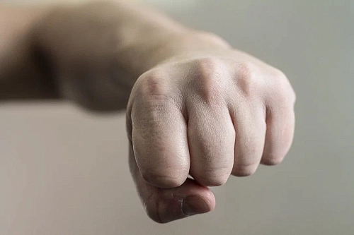 Больше 80 ударов - житель Ирбита осужден на 5,5 лет колонии за жестокое истязание супруги