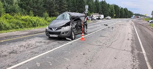 В столкновении на трассе Тюмень - Ханты-Мансийск погиб водитель и ранены три пассажирки "Грейт Волл"