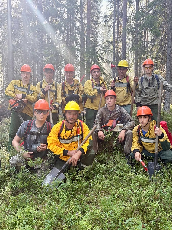Где техника бессильна, в бой с огнем вступает пожарный десант