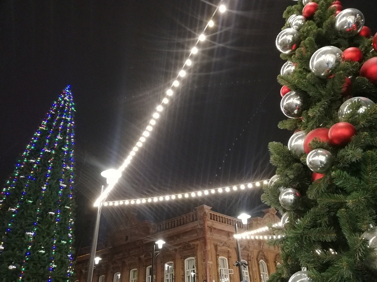 Тюмень в ожидании Нового года и снега