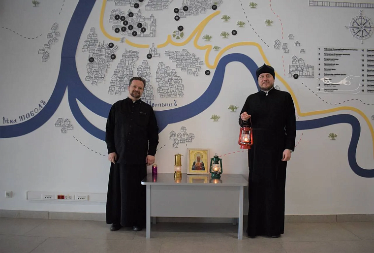 В Тобольск доставили Благодатный огонь