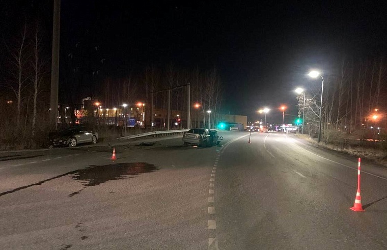 В Тюмени пьяный водитель "Мерседеса" устроил аварию с двумя пострадавшими