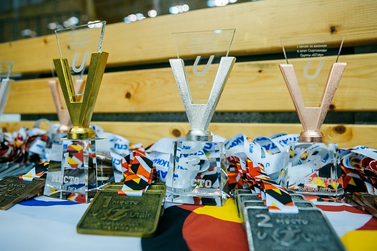 Хоккей на валенках объединил авитаторов