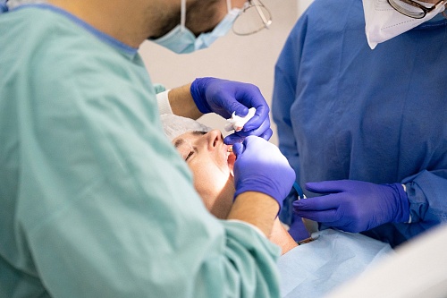 Стоматолог: какие заболевания внутренних органов можно диагностировать по состоянию зубов и полости рта