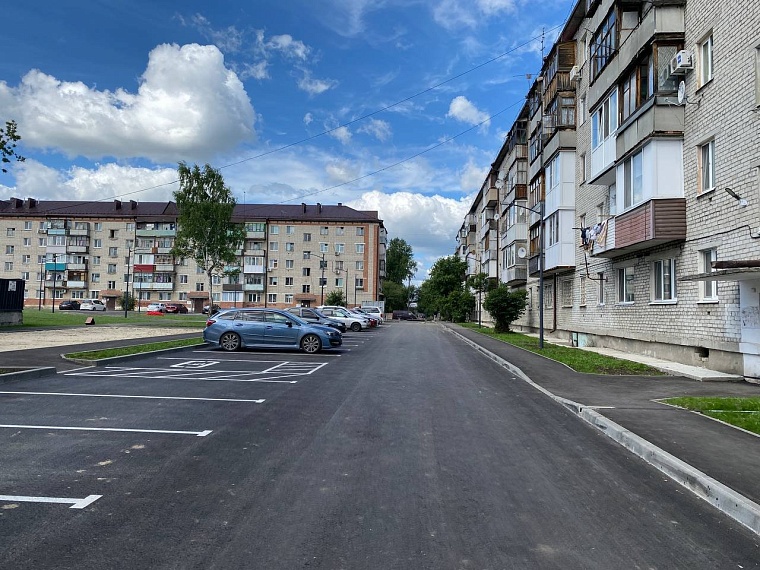 Тюменские дворы благоустраивают после обращений жителей к депутатам