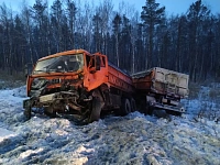 Тюменским водителям разъясняют, почему сомнительные маневры смертельно опасны