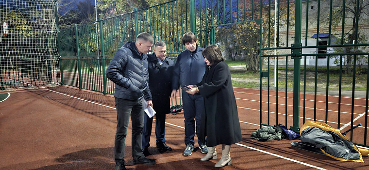 Тюменские депутаты контролируют ход строительства и благоустройство в районах города