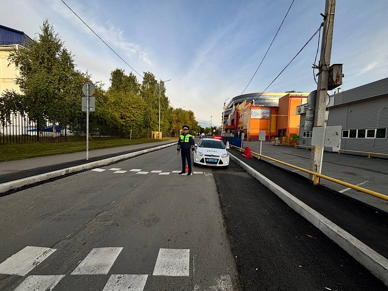Инспекторы ДПС будут дежурить у тюменских школ до середины сентября