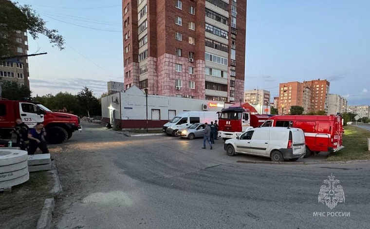 Из пожара в многоэтажке на Червишевском тракте в Тюмени спасли шесть человек