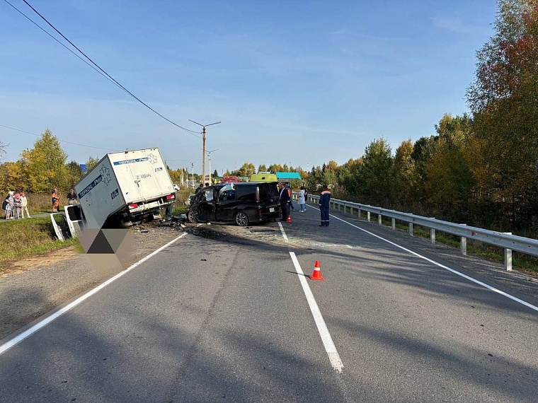 В ДТП на тюменской трассе погибли двое омичей