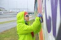 Гаражный кооператив в Тюмени ко Дню города украсили работы мастеров граффити