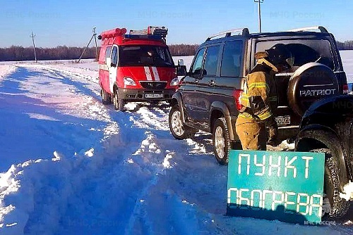 В морозы на трассах Тюменской области работают пункты обогрева МЧС