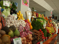 Роспотребнадзор проверил овощи и фрукты с тюменских прилавков на ГМО, нитраты и паразиты