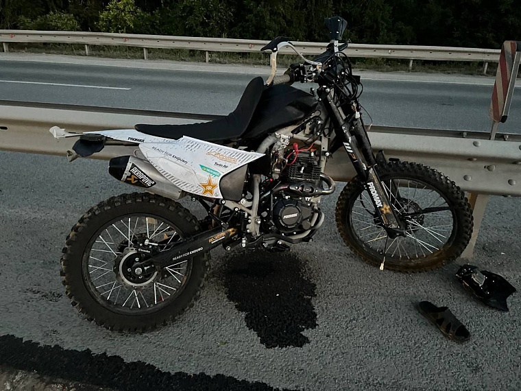 14-летние парень и девушка пострадали, катаясь на питбайке в Тюменском районе