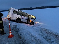 На трассе Тюмень - Омск в столкновении автобуса и легковушки пострадали пять человек