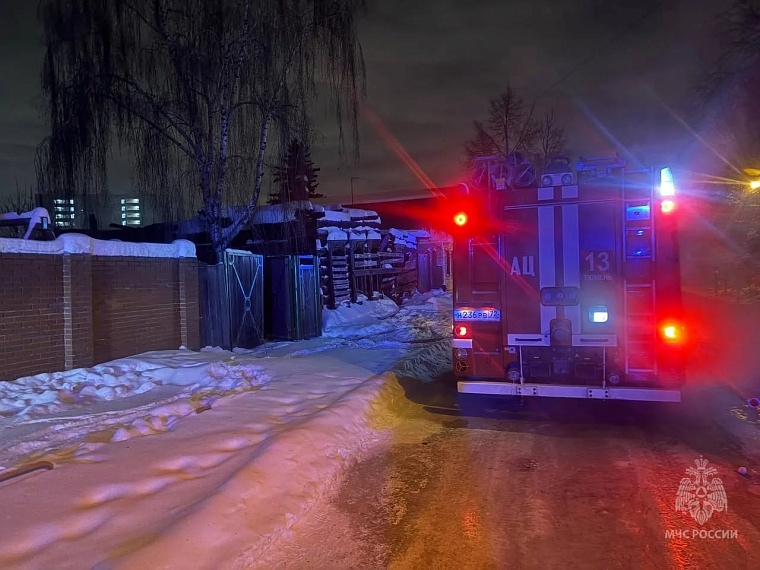 В пожаре на Орловской в центре Тюмени погибли два человека