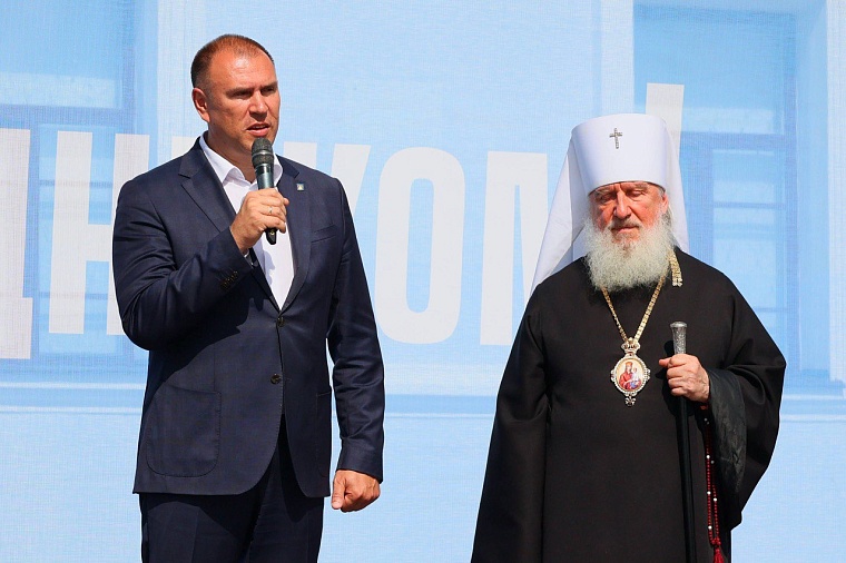 В Тобольске прошел благотворительный фестиваль «Белый цветок» в поддержку бойцов СВО