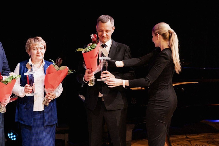 Александр Моор: Тюменская область лидирует среди регионов УрФО по доле выпущенных Пушкинских карт