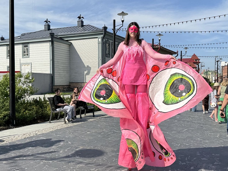 В Тюмени на улице Дзержинского проходит пятый городской фестиваль «Джем»