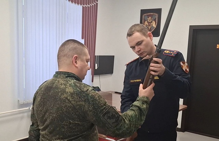 Тюменцы передали участникам СВО более двух тысяч единиц личного оружия