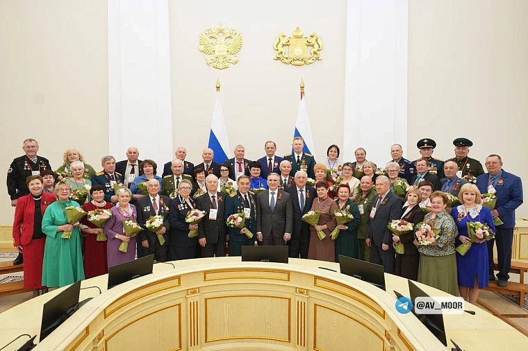 Александр Моор провел торжественный прием ветеранов, посвященный 80-летию Победы