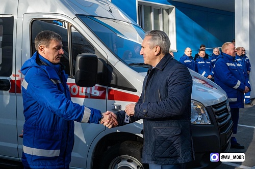 Александр Моор: Автопарк скорой помощи Тюменской области получил 12 автомобилей