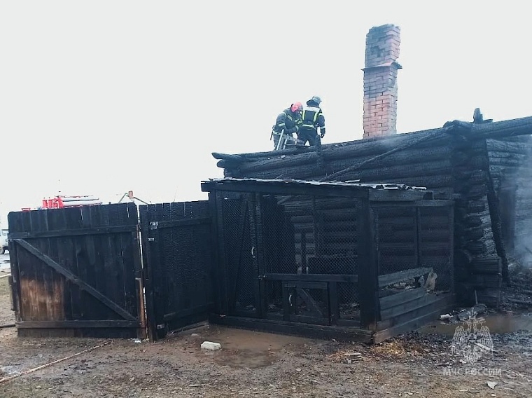 В тюменском селе Киндер во время пожара погиб человек