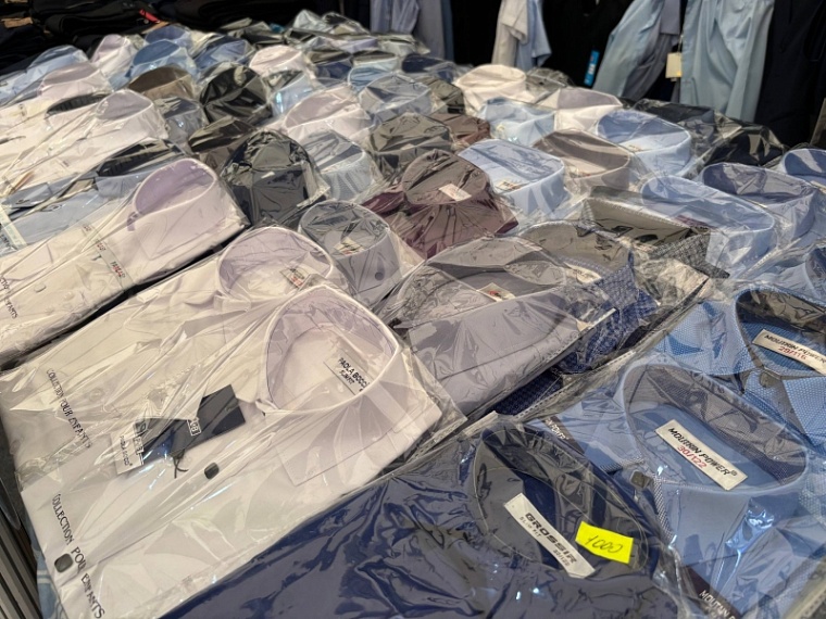 От 100 рублей и выше: в Тюмени открылся рынок школьных товаров