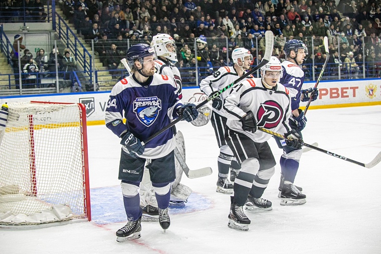 Удачный дебют: тюменский ХК «Рубин» одержал первую победу с новым главным тренером