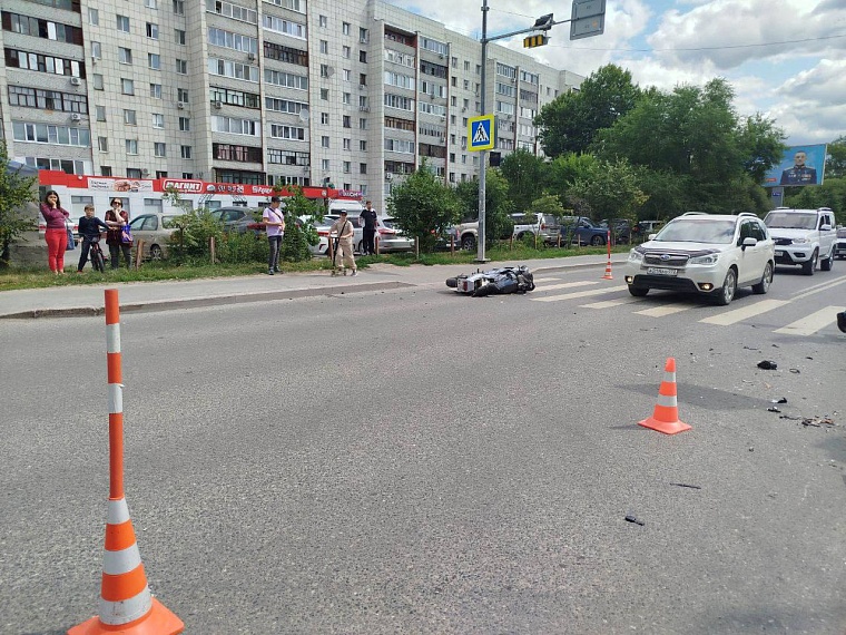 На Ставропольской в Тюмени погиб 32-летний мотоциклист