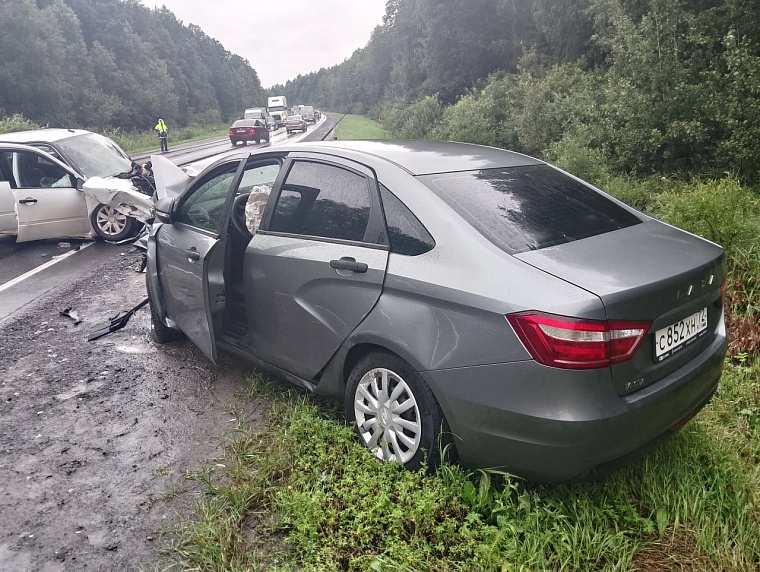 На трассе Курган - Тюмень движение ограничили из-за смертельной аварии