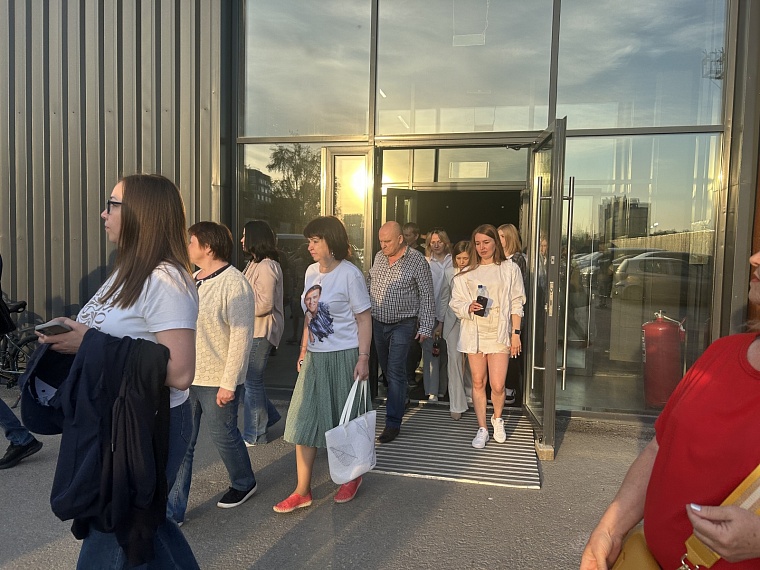 «Детство» под мостом: в Тюмени открыли памятное место имени Юрия Шатунова