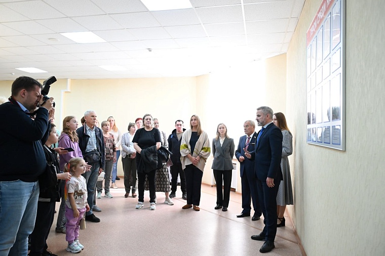 Доску почета, посвященную участникам СВО, открыли в здании тюменского Главпочтамта