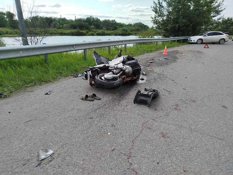 На Лесопарковой в Тюмени насмерть разбился 43-летний мотоциклист