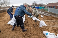 Александр Моор: Сегодня мы чествуем всех тех, кто готов бескорыстно помогать людям