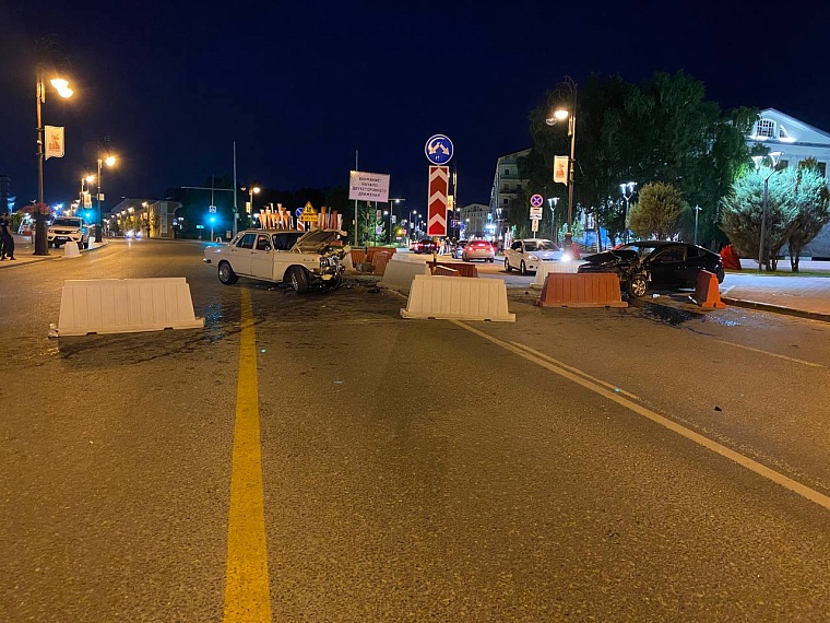 Побежал через дорогу к девушке: у моста Влюбленных погиб 23-летний парень